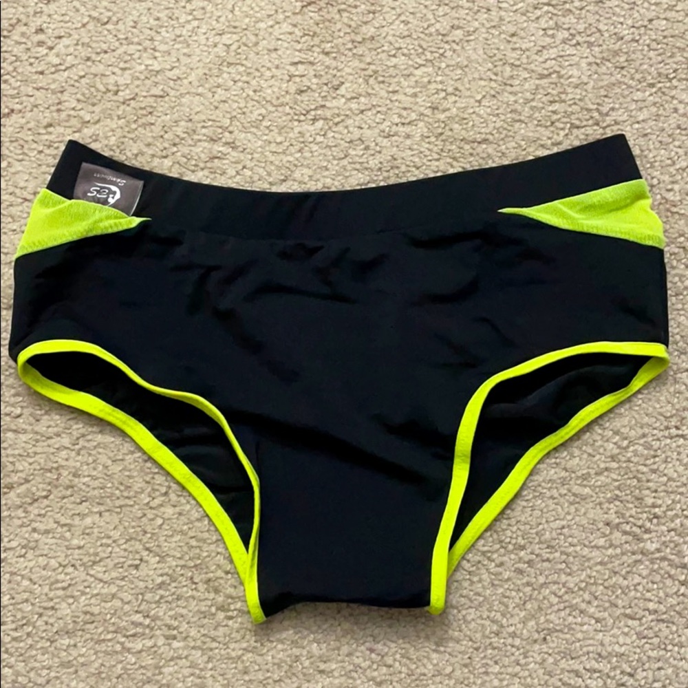 [NWOT] Mesh Detail Pole Shorts